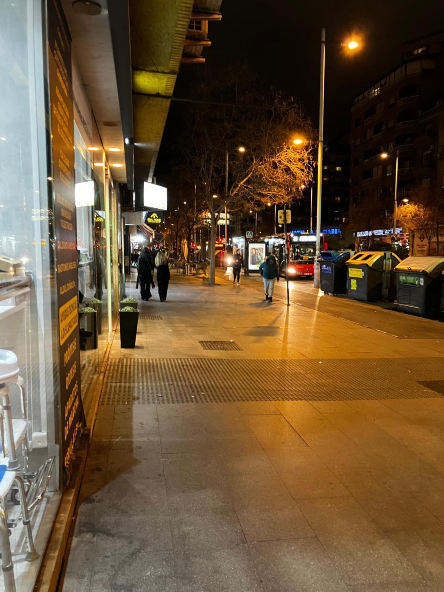 Apartamento En Camino De Ronda De Dos Habitaciones Y Salon Granada Eksteriør billede